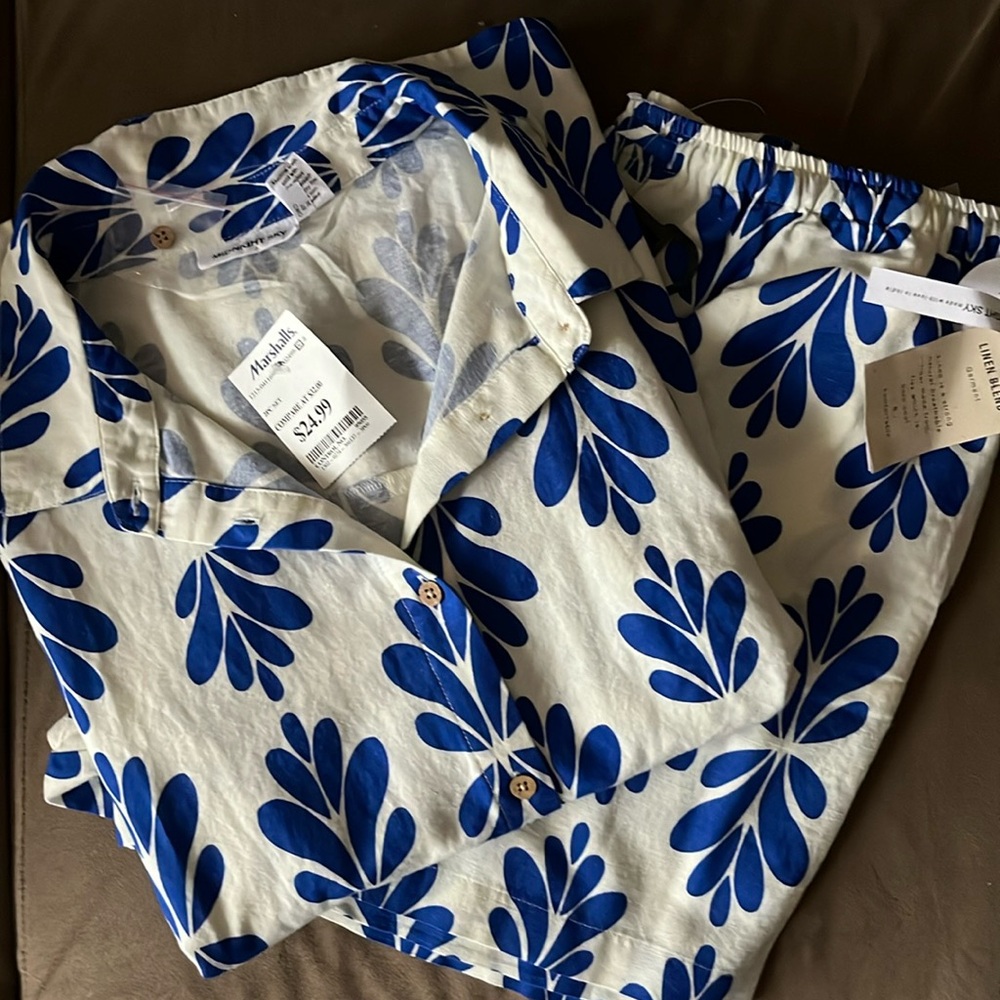 Brand new with tickets. 2 piece-set